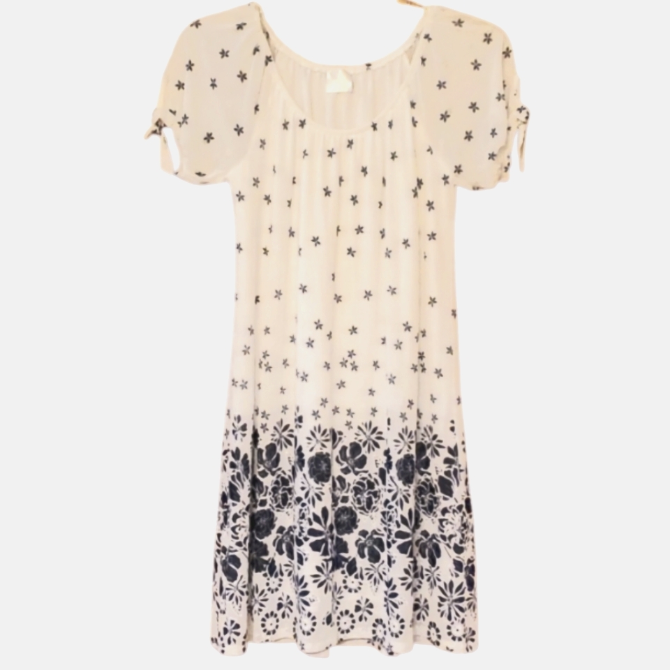 Siren Lily Petite Small Womans Floral Blue And White Short Sleeve Dress